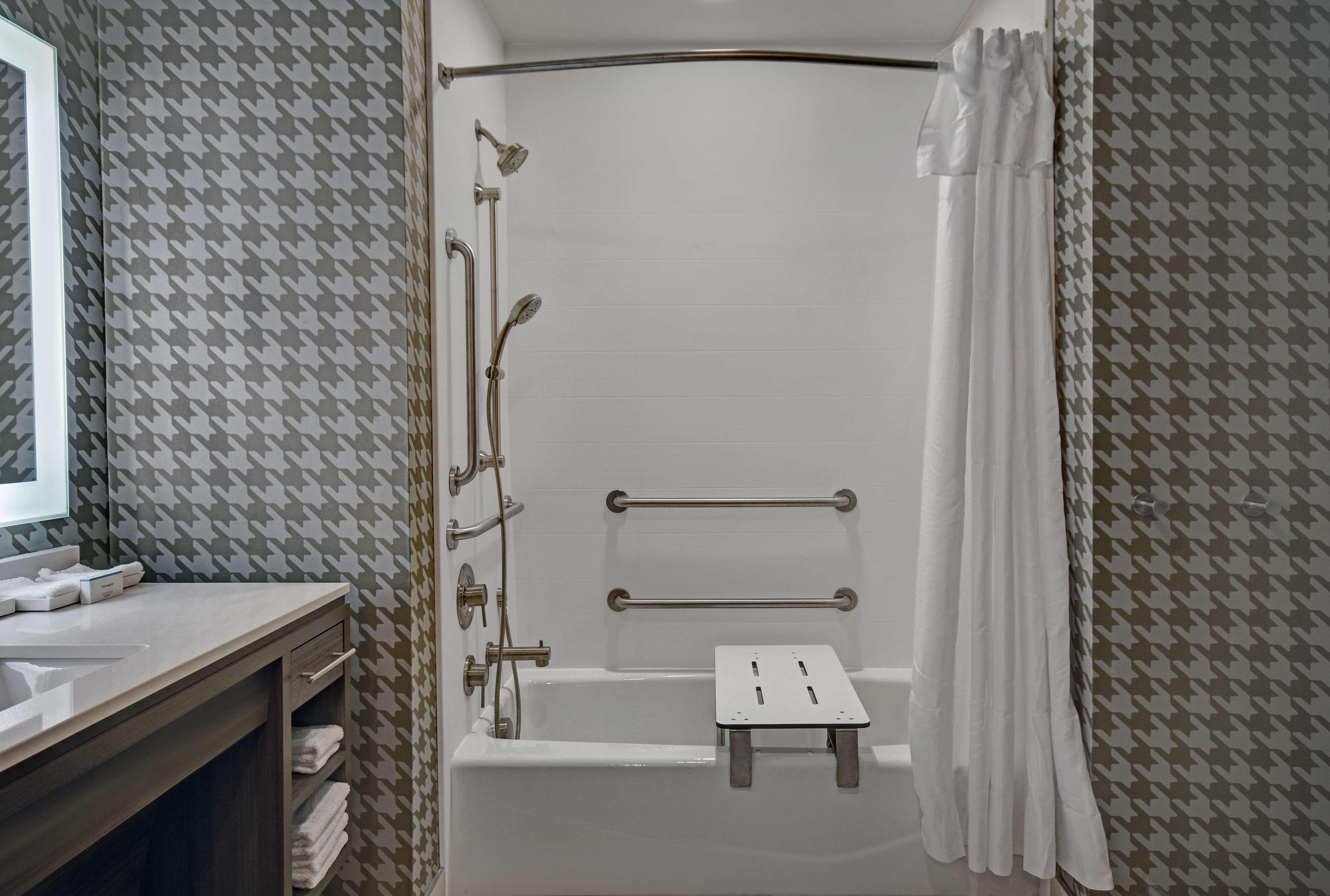 Home2 Suites By Hilton Raleigh North I-540 מראה חיצוני תמונה